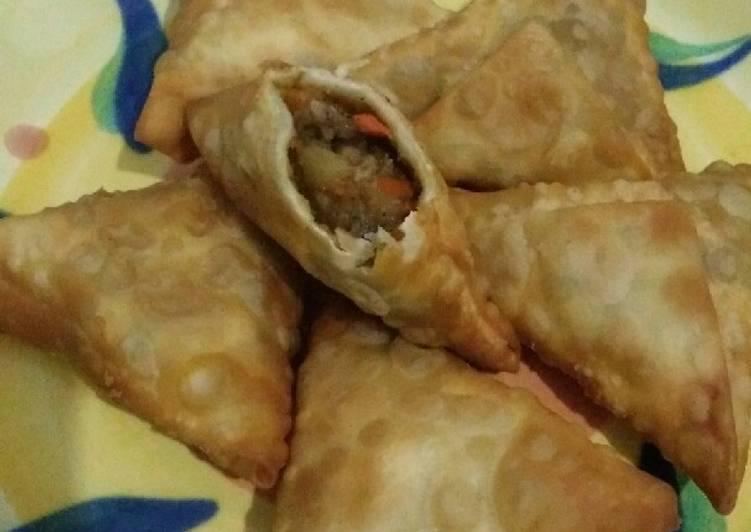 Samosa daging kambing kentang wortel