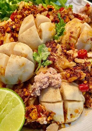 รูปของ บะหมี่ เกี๊ยว ต้มยำแห้ง หมูสับ ลูกชิ้นปลาภูเก็ต