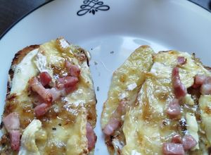 Une photo de Bruschetta normande❤️