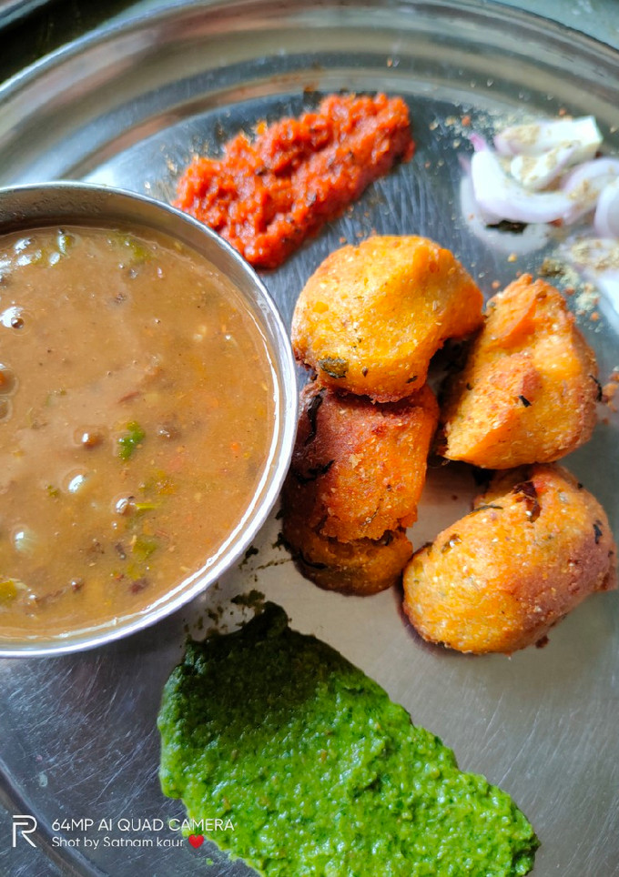 રાજસ્થાની દાલ સાથે ઢોકળાં (Rajasthani Dal With Dhokla Recipe In Gujarati) રેસીપી મુખ્ય ફોટો