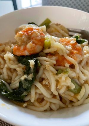A picture of Instant noodles.