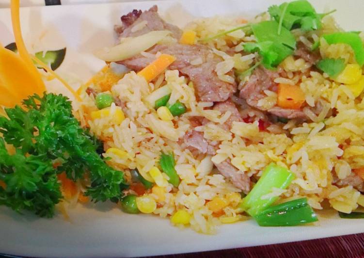 Recipe of Perfect Beef &amp; Chorizo Fried Rice with Pineapple.🇲🇨😍🐂🍍🥕🍄🌶