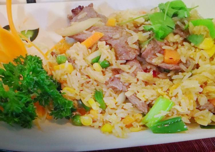 Beef & Chorizo Fried Rice with Pineapple.🇲🇨�?�?��??🥕�?�🌶