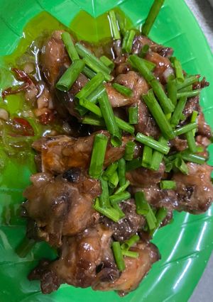 Hình của món Sườn xào chua ngọt.