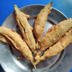 A picture of Mirchi pakore.