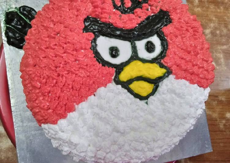 Angry bird cake