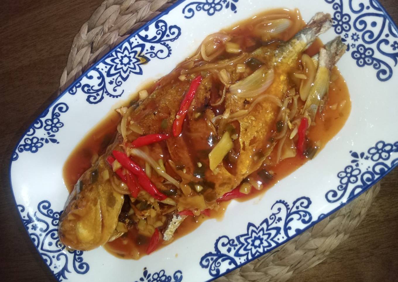 Ikan kuwe asam manis