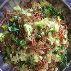 A picture of Matar Poha.