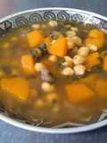 Sopa de garbanzos al estilo asiático