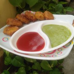 A picture of Aalu chops.