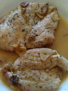 Una foto de Pollo con salsa de cerveza