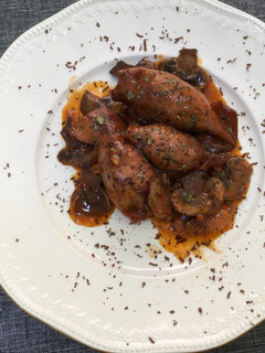 Una foto de Calamares 🦑 rellenos, al vermut y chocolate 🍫 negro