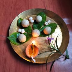 A picture of Makhana laddu.