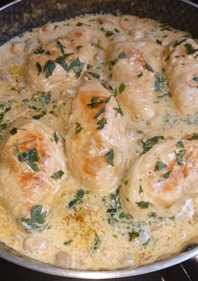 Una foto de Pechugas de pollo en salsa de Champiñones