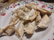 Una foto de salsas para sushi