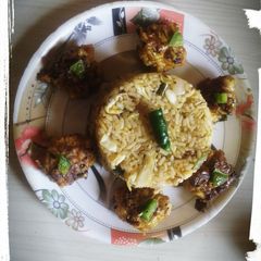 A picture of Gobi balls with gobi rice.
