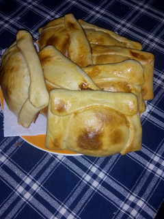 Una foto de Empanadas napolitanas al horno 🙂