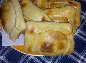 Una foto de Empanadas napolitanas al horno 🙂