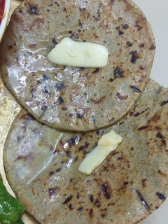 बाजरे की रोटी (bajre ki roti recipe in Hindi) रेसिपी मुख्य फोटो
