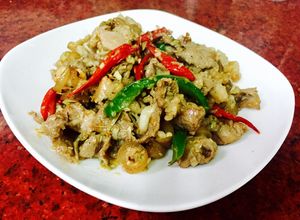 Hình của món Bê xào sả ớt.