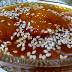 A picture of Aloo bukharay ki chutney.