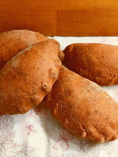 Foto di Mini calzoni istantanei con provola e prosciutto cotto