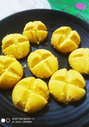 A picture of Besan nankhatai.