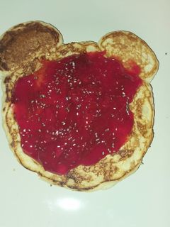 Una foto de Mermelada casera de ciruela con chía 😊😋