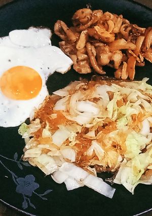 รูปของ หนังไก่ผัดสามเกลอ,เส้นแก้ว,ผักกาดขาวผัดน้ำมันงา,ไข่ดาว - คีโต