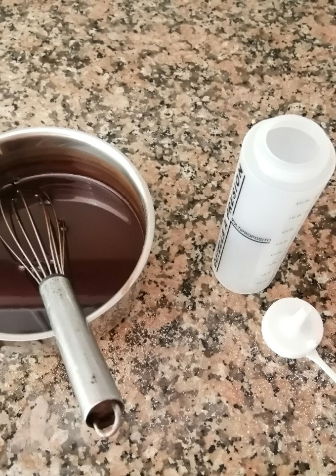 Una foto de Hacer sirope de chocolate fácil