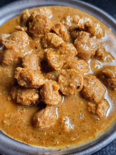 चमचमीत सोयाबीन मसाला (soyabean masala recipe in marathi) रेसिपी चे मुख्य फोटो