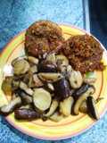 Tempeh marinado y empanado con setas