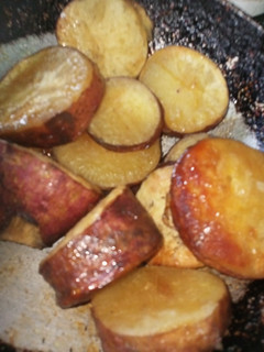 A picture of Steamed sweet potatoes.