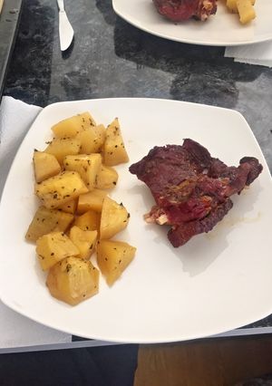 O poză a rețetei Costițe cu cartofi.