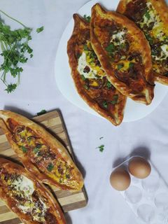 صورة لوصفة فطائر البيدا التركية 🌮🥚🇹🇷