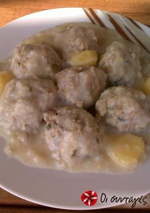 A picture of Giouvarlakia (rice meatballs).