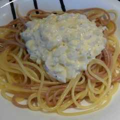 Una foto de Espaguettis con cebolla