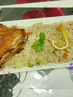 صورة لوصفة ارز بالخضر و الدجاج