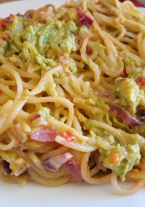 A picture of Stir Fry Avocado Pasta.