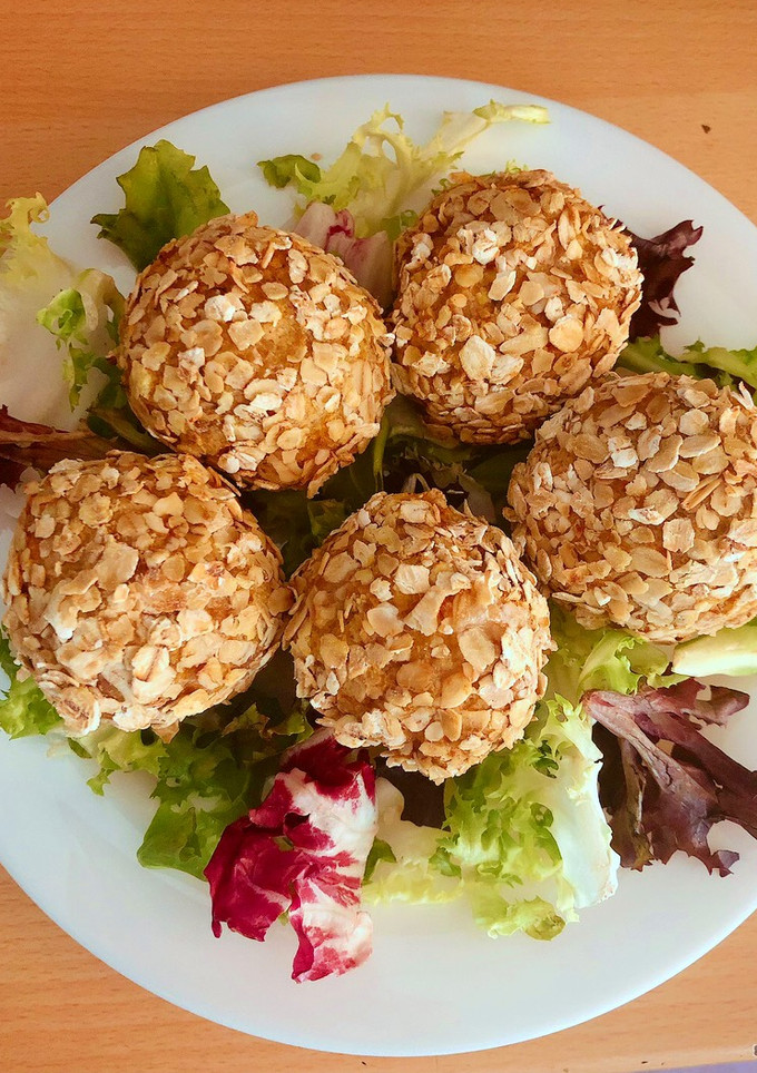 Una foto de Bombas de ternera, calabaza y queso con avena (en freidora de aire)