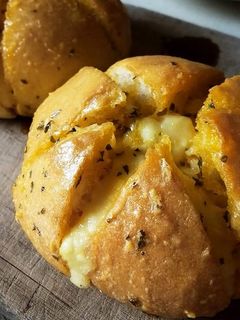 Foto resep Korean Garlic Cheese Bread Tanpa Cream Cheese