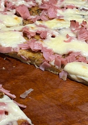 Una foto de Fainá con algo más (harina de garbanzos)