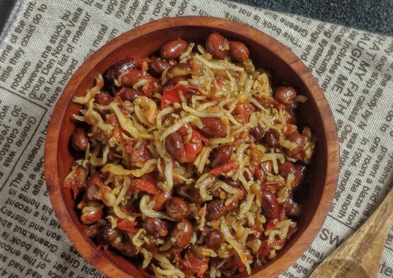 Teri kacang balado