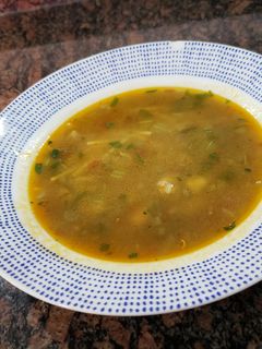 Una foto de Harira. Sopa de legumbres, carne y tomate. Receta marroquí