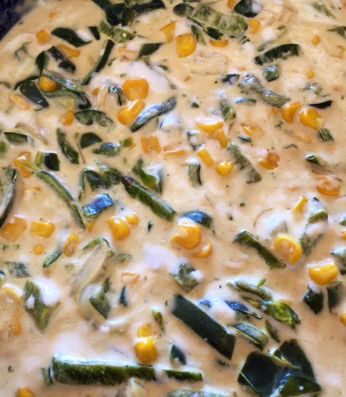 Una foto de Rajas con crema