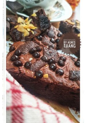 Foto resep Fudgy Crunchy Brownies