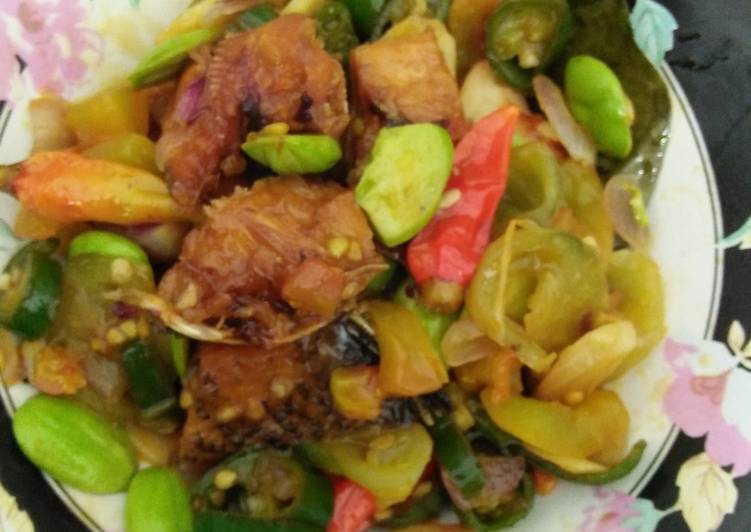 Resep masakan Tumis ikan gabus asin+ pete | Resep Bumbu Tumis ikan gabus asin+ pete Yang Enak Banget