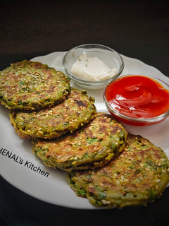 બાજરી ના ચમચમીયા(Bajra chamchamiya recipe in Gujarati) રેસીપી મુખ્ય ફોટો