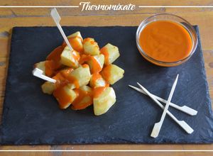 Una foto de Patatas confitadas con salsa brava con Thermomix
