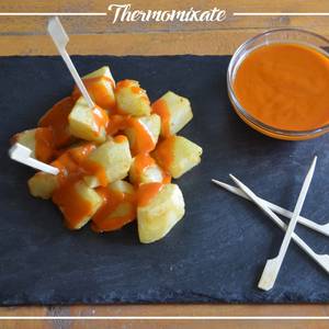 Patatas confitadas con salsa brava con Thermomix